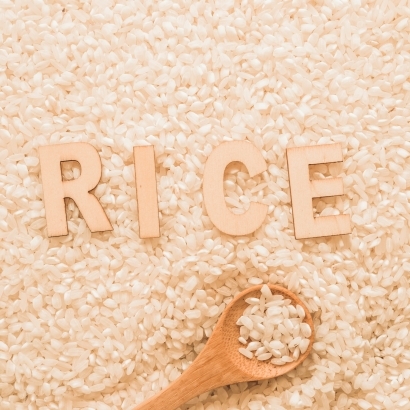 text-white-rice-grains-with-wooden-spoon_1.jpg